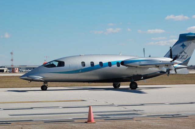 Piaggio P.180 Avanti (N24XJ)