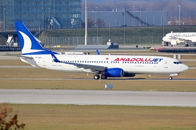 Boeing 737-700 (TC-JFO)