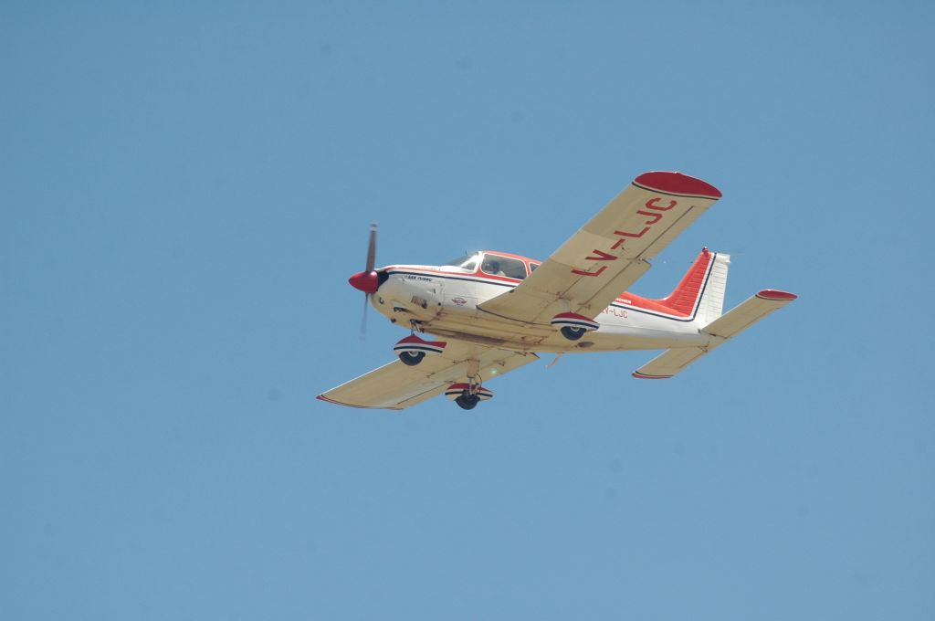 Piper Cherokee (LV-LJC)