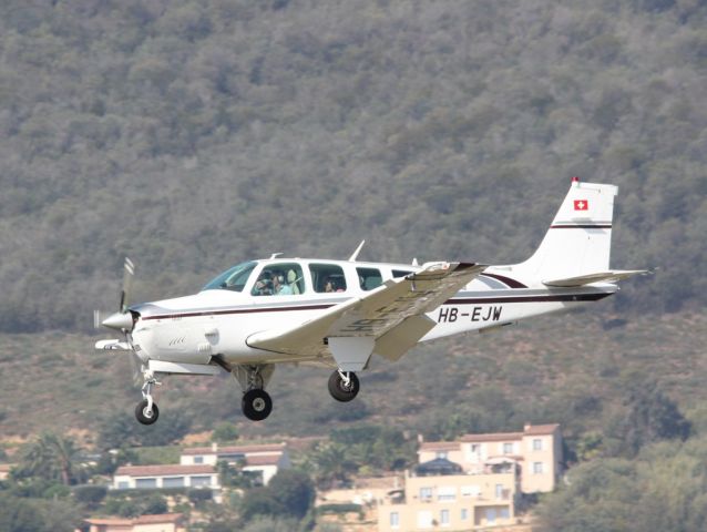 Beechcraft Bonanza (36) (HB-EJW)
