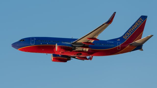 Boeing 737-700 (N768SW) - N768SW br /B737 CN:30587 br /SWA4170 FLL-BNA br /2017-04-07 KFLL RWY 28Rbr /Photo:Rafael Zorrilla