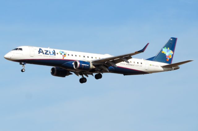 EMBRAER 195 (PR-AYG)