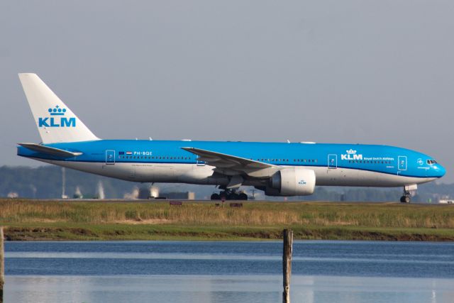 Boeing 777-200 (PH-BQE)