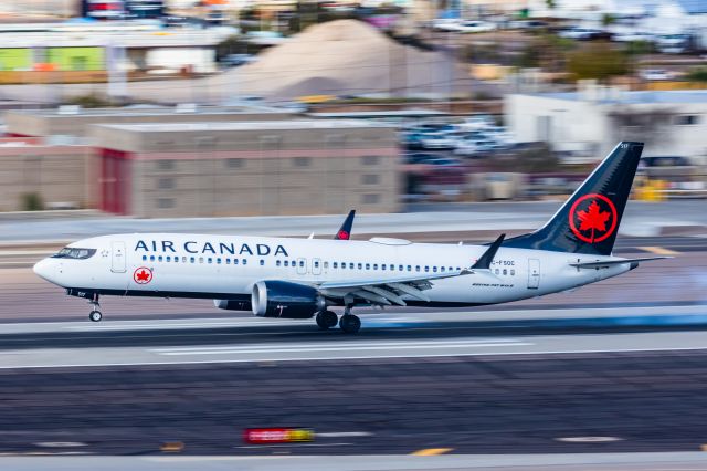 Boeing 737 MAX 8 (C-FSOC) - An Air Canada 737 MAX 8 landing at PHX on 2/28/23. Taken with a Canon R7 and Canon EF 100-400 L ii lens.