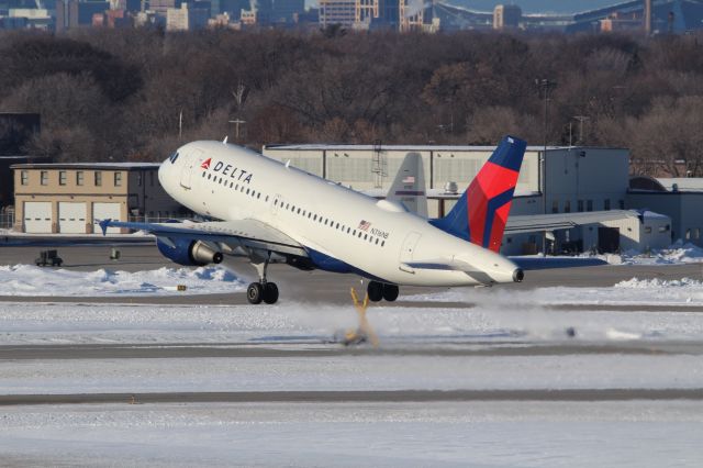 Airbus A319 (N316NB)