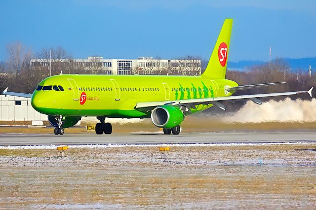 Airbus A321 (VQ-BQK)