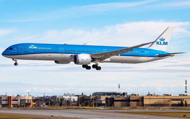 BOEING 787-10 Dreamliner (PH-BKF)