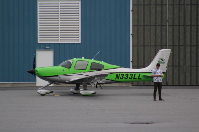 Cirrus SR-22 (N333LL)