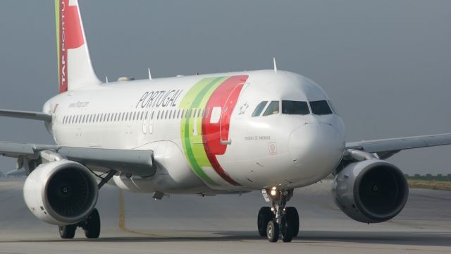 Airbus A320 (CS-TQD)