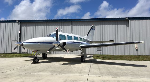 Piper Navajo (C-GNJL)