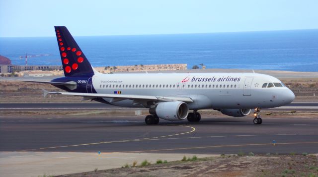Airbus A320 (OO-SNJ)