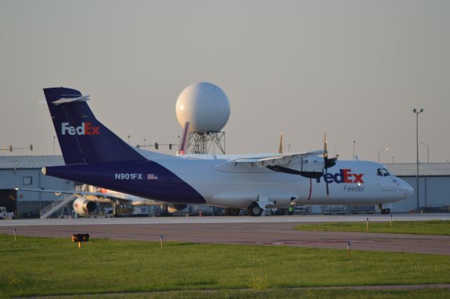 Aerospatiale ATR-42-300 (N901FX) - 6-9-2012 - Departing KFSD bound for KRAP.