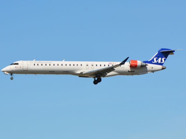 Canadair Regional Jet CRJ-900 (EI-FPX) - Operated by CityJet