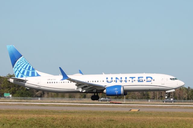 Boeing 737 MAX 8 (N17311) - United Flight 2337 arrives on Runway 6 at Southwest Florida International Airport following flight from Newark-Liberty International Airport (12/13/24)