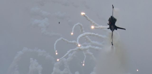 Lockheed F-16 Fighting Falcon — - https://f16solodisplay.be/pilot