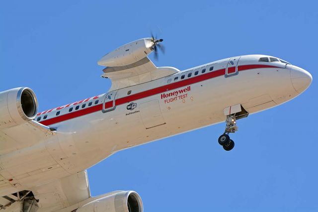 Boeing 757-200 (N757HW) - Honeywell Boeing 757-225 N757HW testing a TPE331-14 turboprop engine at Phoenix Sky Harbor on April 23, 2018.