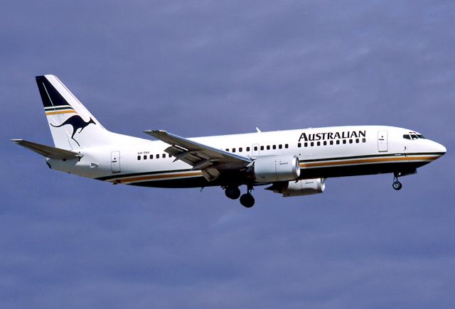 BOEING 737-300 — - AUSTRALIAN AIRLINES - BOEING 737-376 - REG : VH-TAV (CN 23487/1306) - ADELAIDE INTERNATIONAL AIRPORT SA. AUSTRALIA - YPAD 13/1/1987