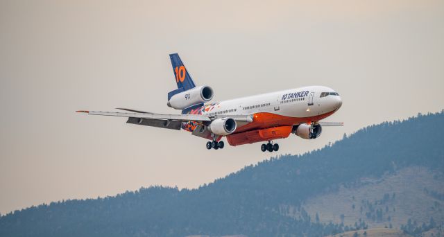 McDonnell Douglas DC-10 (N17085) - 10 TANKER on final into Helena