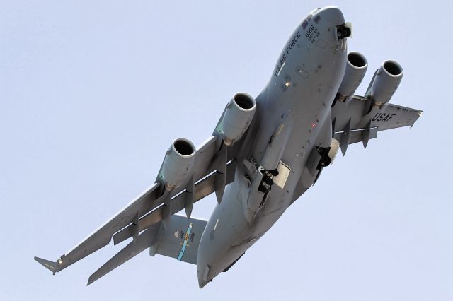 Boeing Globemaster III (06-6166) - Us airforce 066166 C-17 globe master departing St Maarten on 28-07-2014.