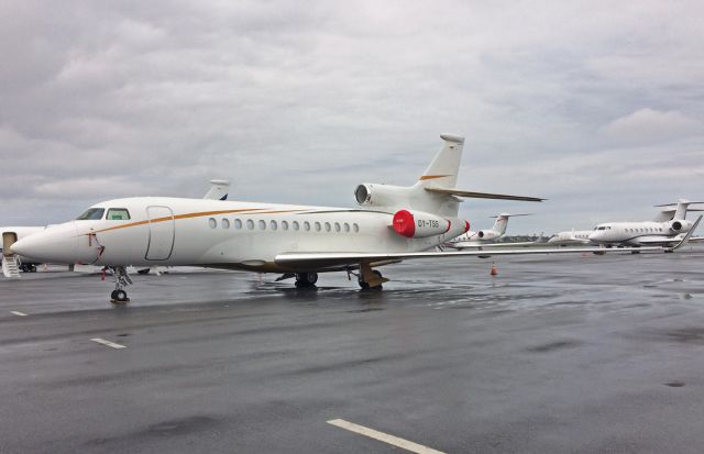 Dassault Falcon 7X (OY-TSS) - The vertical stabs are gold !