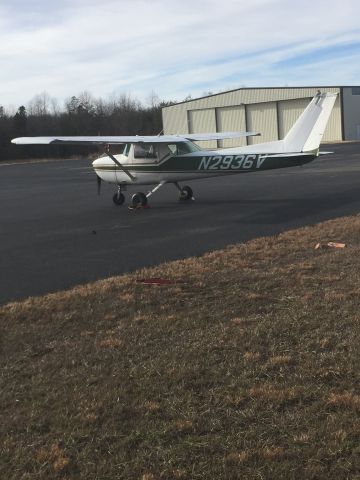 Cessna Commuter (N2936V) - A very nice Cessna 150 came into the Scott County airport in Tennessee on Christmas day 2019, beautiful WX to fly, and I got to meet the wonderful pilot. Aviation has such an awesome community. 