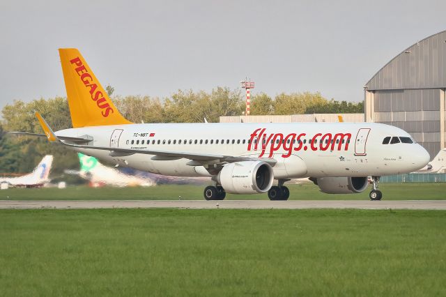 Airbus A320 (TC-NBT)