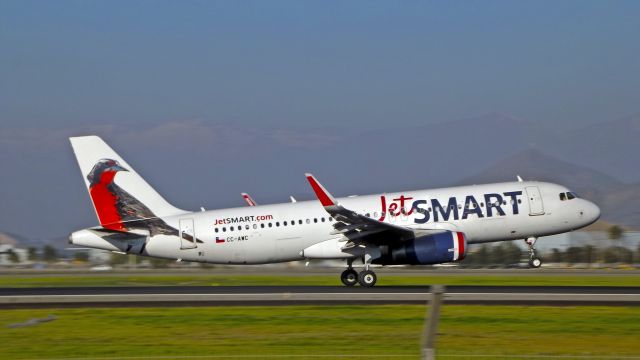 Airbus A320 (CC-AWC) - Foto tomada en el Arturo Merino Benitez International Airport, Santiago, Chile.br /Spotter: Julio Villarroel Mauna