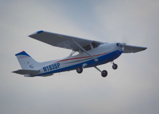 Cessna Skyhawk (N183SP) - 2014 Sun n Fun