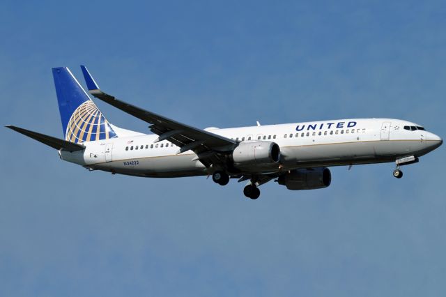 Boeing 737-800 (N34222)