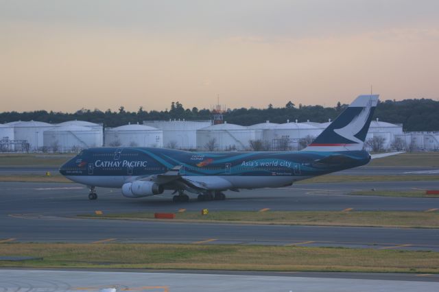 Boeing 747-400 (B-HOY)