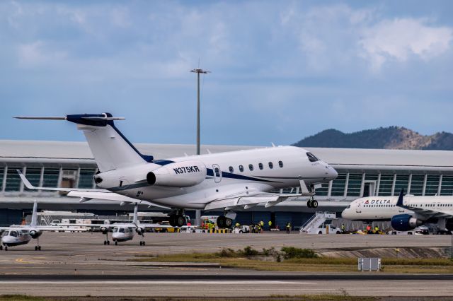 Embraer Legacy 550 (N375KR)
