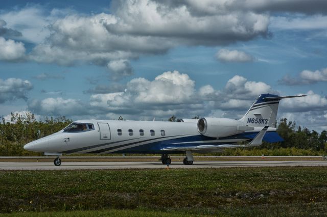 Learjet 60 (N658KS)