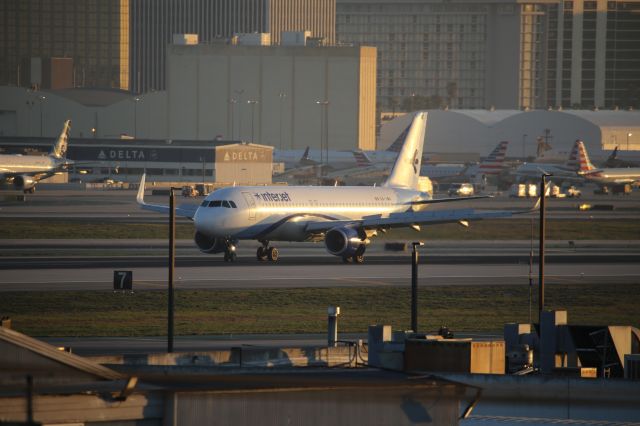 Airbus A320 (XA-JMA)
