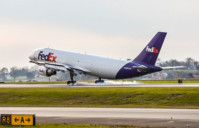 Airbus A300F4-600 (N722FD) - FedEx A306 touching down at Mcghee Tyson on March 9, 2018.