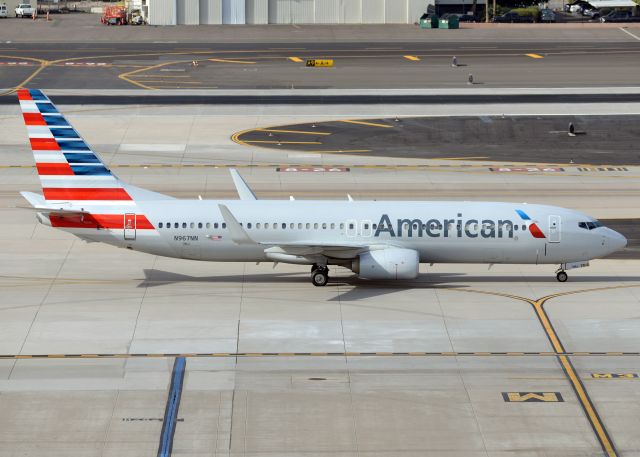 Boeing 737-800 (N967NN)