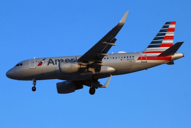 Airbus A319 (N12028) - American Airlines / Airbus A319-115 / MSN 6456 / N12028 / MMMX 04/2021