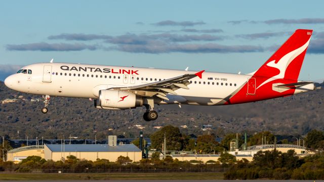 Airbus A320 (VH-VQU)