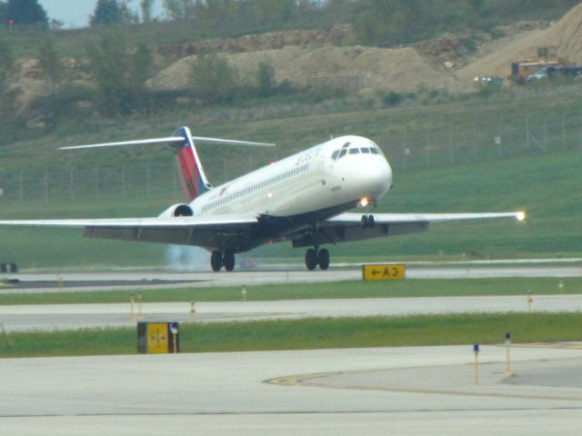 McDonnell Douglas DC-9-50 (N760NC)