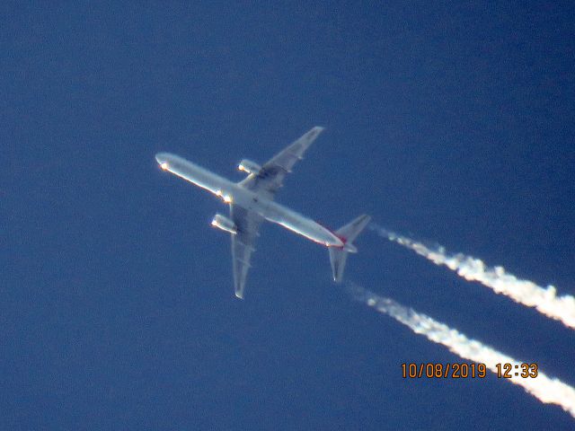 Boeing 757-200 (N205UW)