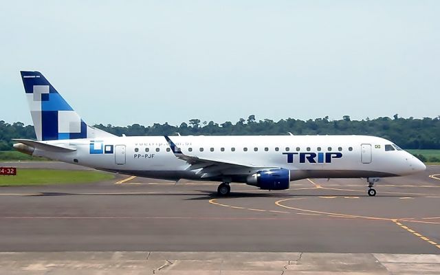 Embraer ERJ-190 (PP-PJF)
