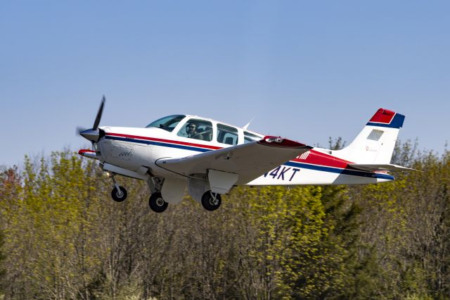 Beechcraft Bonanza (33) (N4KT)