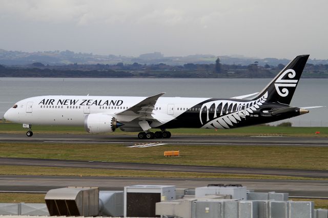 Boeing 787-9 Dreamliner (ZK-NZD)