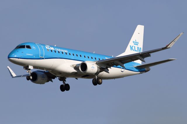 EMBRAER 175 (long wing) (PH-EXO)