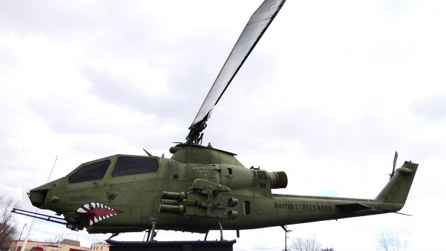 — — - AH-1 Cobra Attack Helicopter  - South Planfield, NJ