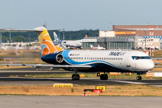 Fokker 100 (9A-BTE)