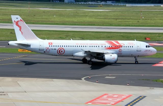 Airbus A320 (TS-IML)