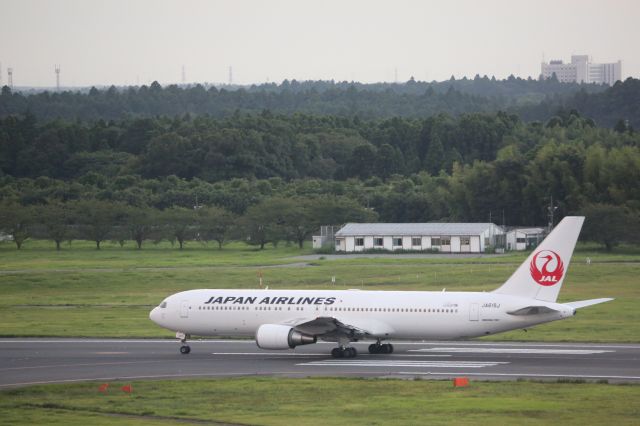 BOEING 767-300 (JA615J)