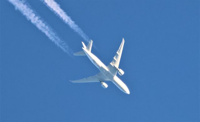 Boeing 777-200 (D-AALN) - D-AALN Boeing B-777-F Aerologic AL Box-422 de Frankfort FRS vers Atlanta ATL Altitude 10363 Mètres Vitesse 884 Km/H Survolant la ville de Lavaltrie QC. le 06-05-2023 à 19:41