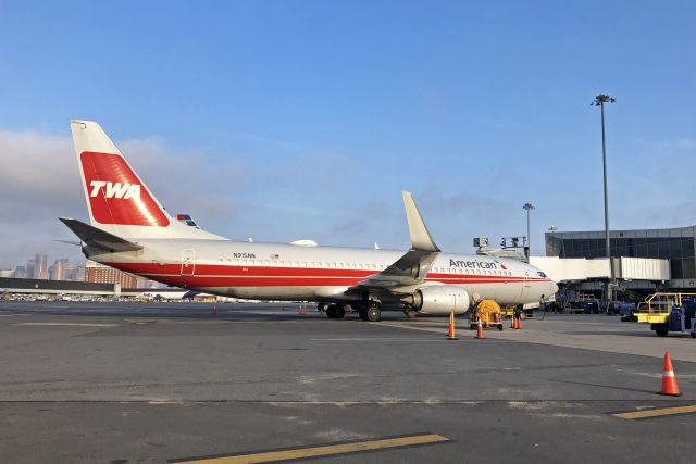 Boeing 737-800 (N915NN) - TWA Retro special 06/23/2020