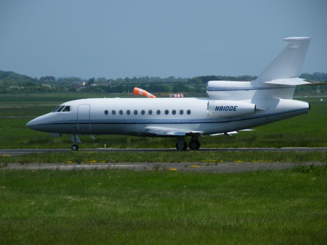 Dassault Falcon 900 (N8100E) - N8100E FAL 900 DEPARTING